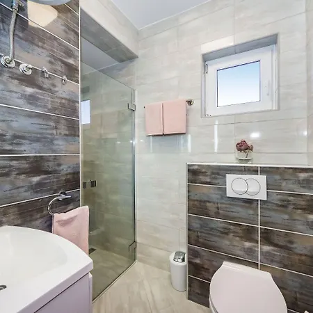 Dreamy - Free Parking Apartment